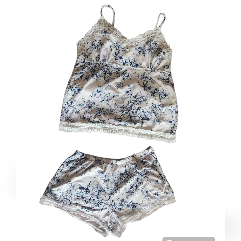 Jessica Simpson floral sleep set